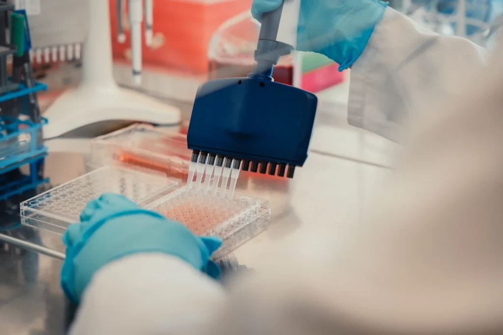 Laboratory research with a multichannel pipette